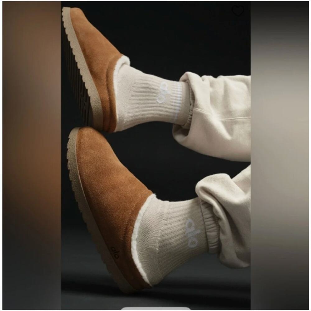 Alo Recovery Slipper Saddle Ivory Suede Sherpa Lined Women's US 9 EU 39 GUC